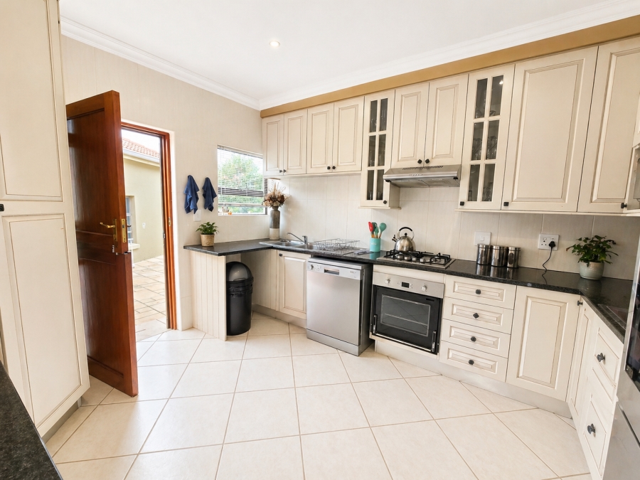 To Let 3 Bedroom Property for Rent in Schoemansville North West